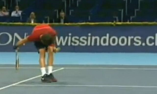 “Baby Federer“ v akciji. (Foto: YouTube)