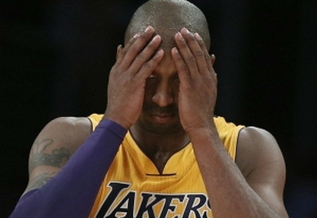 Kobe Bryant je bil najboljši strelec Lakersov, ki pa so parket znova zapustili poraženi. 