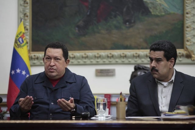 Hugo Chavez (levo) (Foto: Reuters) 