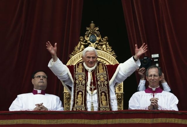 Papež med božično poslanico. (Foto: Reuters) 