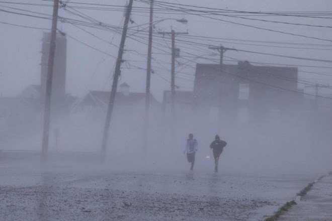 Naravne katastrofe so lani zavarovalnice stale 65 milijard dolarjev. (Foto: Reuters) 