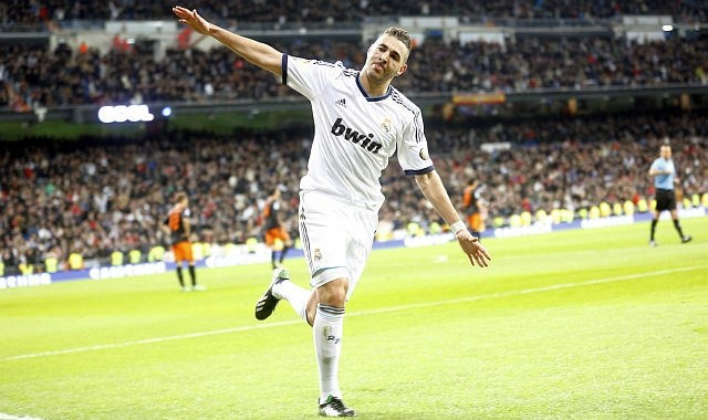 Prvi gol na tekmi je za Real dosegel Karim Benzema. 