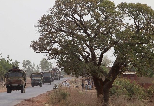 Francoski in malijski vojaki so pri napredovanju proti severu Malija osvobodili še eno mesto. (Foto. Reuters) 