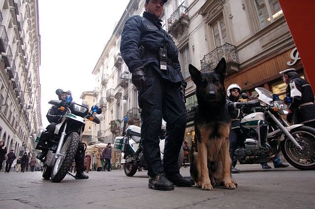Italijanski kriminalisti so ujeli enega najbolj iskanih zločincev. (foto: Tomaž Skale) 