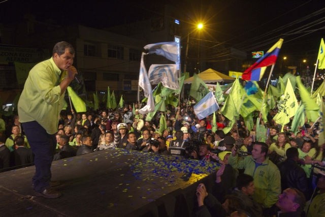 Ponovno zmago je sicer Correa pridobil zaradi svojih socialnih programov oziroma t.i. »državljanske  revolucije«, ki jo je...