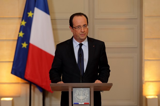 Hollande se je danes sestal tudi s podjetniki obeh držav. (Foto: Reuters) 