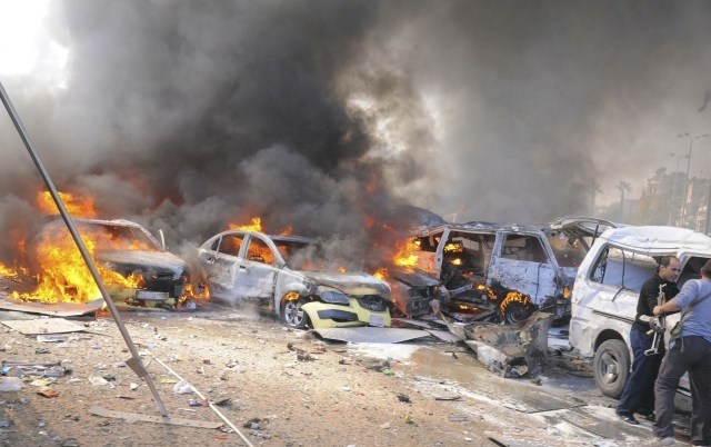 Sirsko prestolnico Damask je danes stresla silovita eksplozija avtomobila bombe, ki je zahtevala več smrtnih žrtev in...