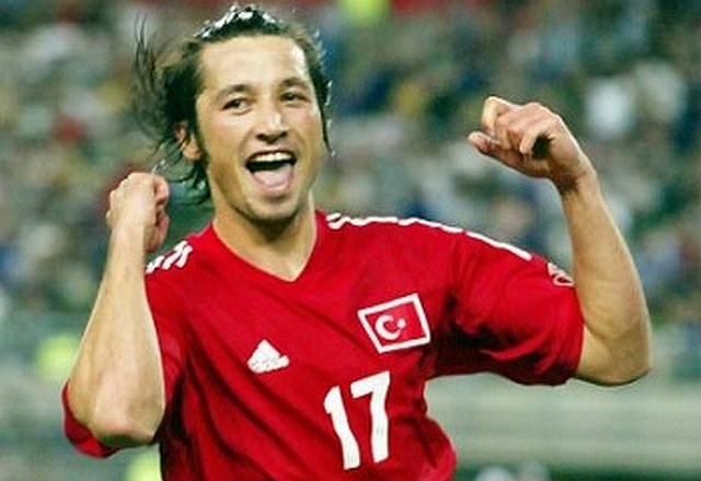 Ilhan Mansiz je bil eden od junakov turške reprezentance na svetovnem prvenstvu leta 2002, saj je najprej v četrtfinalu proti...
