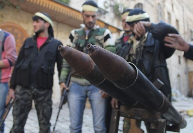 Sirski uporniki zajeli 20 modrih čelad: Izpustili jih bomo, ko se z območja umaknejo Asadove sile