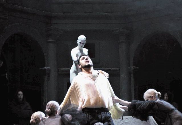 David Bižić kot Don Giovanni v aktualni mariborski postavitvi istoimenske Mozartove opere 