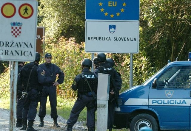 Hrvaška policija je na poti v Slovenijo ustavila 39 prosilcev za azil