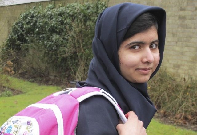 Malala se vrača v šolo. 
