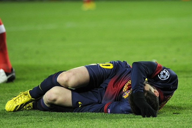 Lionel Messi je na včerajšnji tekmi staknil poškodbo stegenske mišice. (Foto: Reuters) 