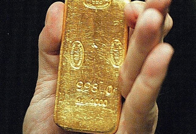 Cene zlata so se po zgodovinskem padcu umirile