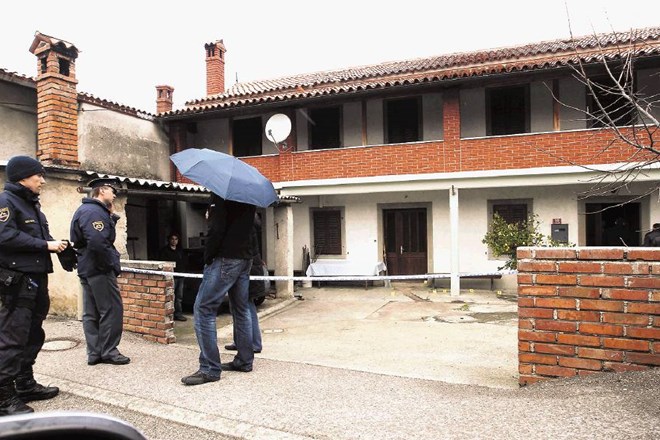 Policisti so v razmetani hiši v Čežarjih našli izmaličeno truplo Oliankija Vatovca, kdo in zakaj ga je umoril na tako krut...