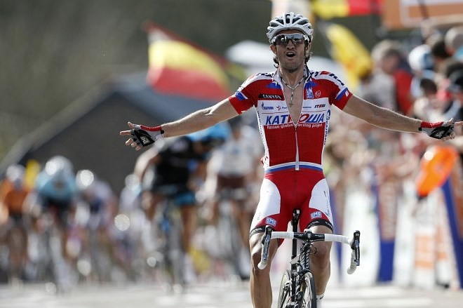 Daniel Moreno je v cilj prikolesaril s tremi sekundami prednosti pred zasledovalci. (Foto: Reuters) 