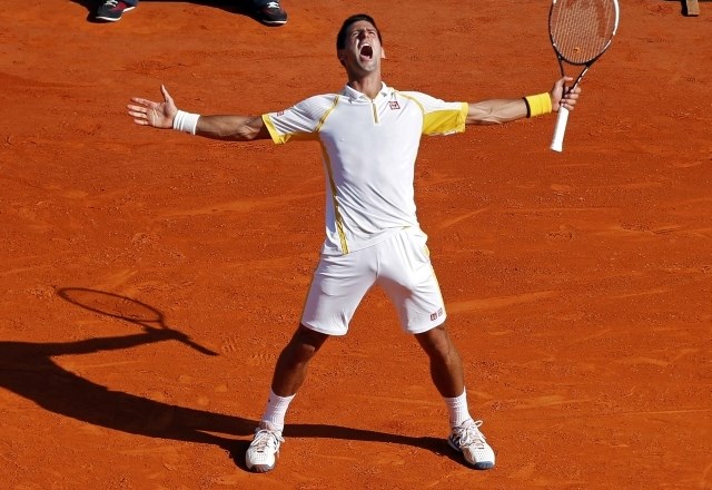 Novak Đoković je v finalu turnirja v Monaku s 6:2 in 7:6 ugnal Rafaela Nadala. (Foto: Reuters) 