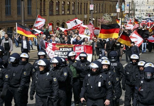 Demonstracij NPD v četrti Schöneweide se je udeležilo okoli 480 privržencev stranke. 