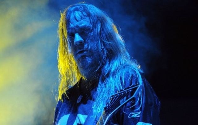 V 50. letu starosti je zaradi odpovedi jeter umrl kitarist kultne metal zasedbe Slayer Jeff Hanneman. 