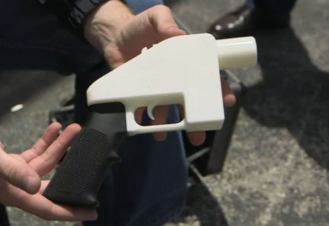 Pištola s 3D tiskalnika. 