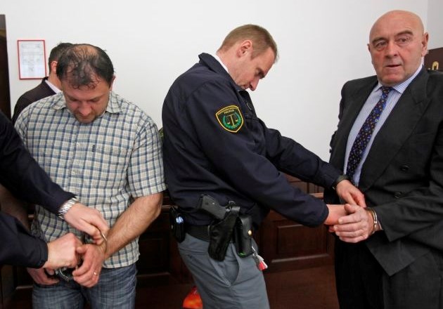 Bojan Bukurov (levo) in Jože Šmigoc sta v priporu prebila več kot 15 mesecev, ko je bila prva sodba razveljavljena, pa so ju...