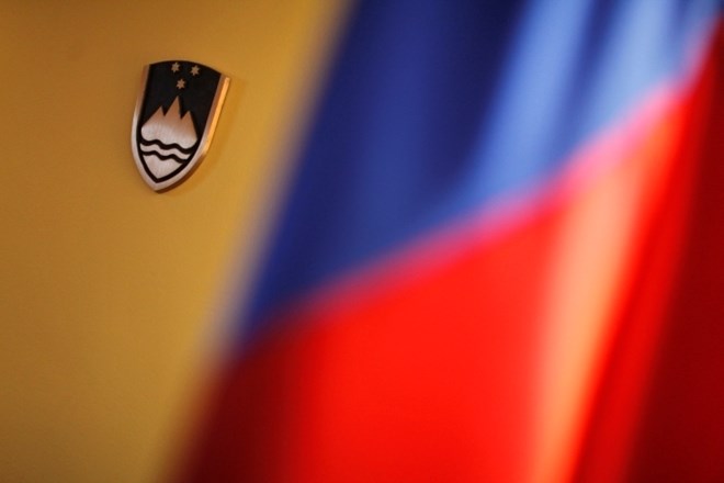 Britanski Reuters neuradno: EU namerava bolj pritisniti na slovensko vlado 