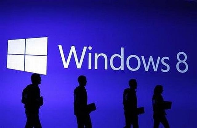Po uradnih napovedih naj bi bila nadgradnja Windows 8 na voljo že letos.  Foto: Reuters 