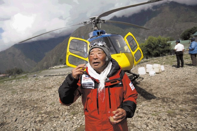 Japonski alpinist Juičiro Miura, sicer nekdanji ekstremni smučar, je minuli četrtek pri svojih 80 letih postal najstarejši...