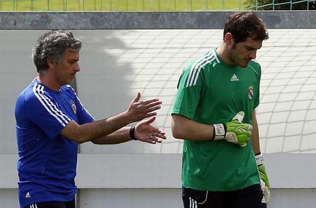Jose Mourinho in Iker Casillas v zadnjih mesecih nista bila v dobrih odnosih, slednji pa za Real ni več branil, a tega...