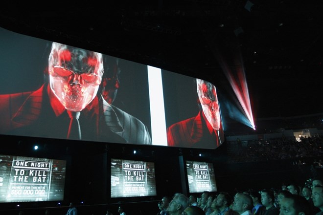 Demonstracija video igre "Batman: Arkham Origins" med Sonyjevo konferenco na letošnjem E3.    