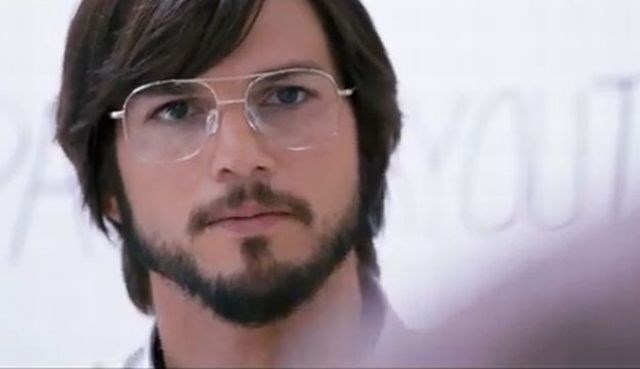 Ashton Kutcher v vlogi Steva Jobsa. 