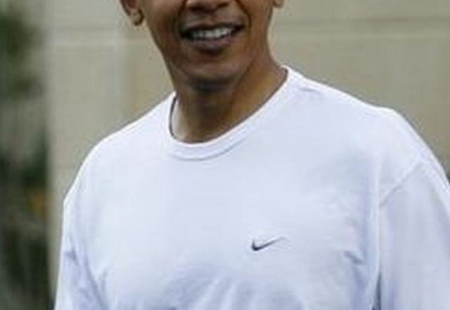 Bele majice nosi tudi ameriški predsednik Obama.  Foto: Reuters 