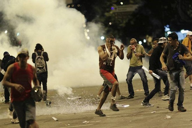 V Braziliji v zadnjih tednih poročajo o največjih protestih v zadnjih 20 letih.  (Foto: Reuters) 