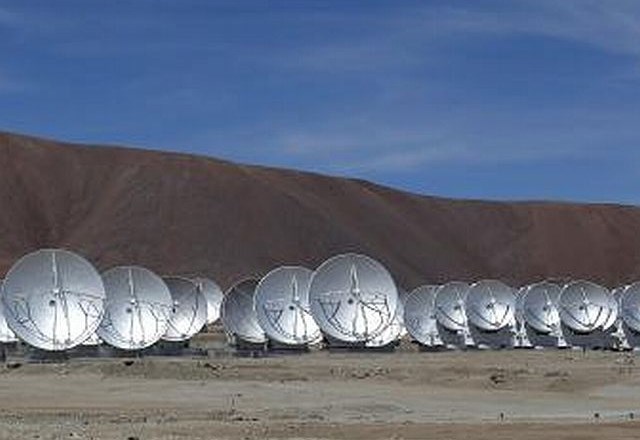 Observatorij ALMA, ki je stal skoraj milijardo evrov, je najdražji in najbolj tehnološko dovršen na svetu. (foto: Reuters) 