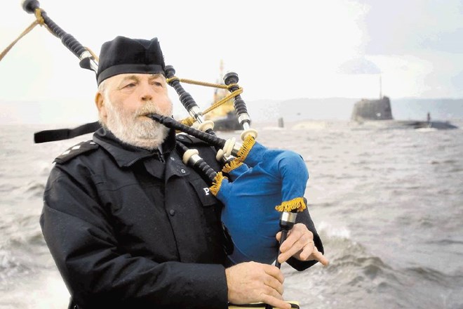 Doslej je vsako novo plovilo britanske mornarice v Faslanu pričakala melodija škotskega dudarja. 