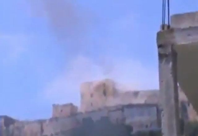 V zračnem napadu v Siriji poškodovana najbolj znana srednjeveška utrdba na svetu (video)