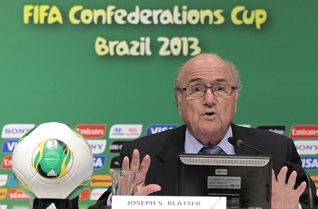 Sepp Blatter se vse glasneje poigrava z idejo o zimskem svetovnem prvenstvu. (Foto: Reuters) 