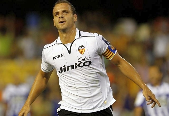 Roberto Soldado bo iz Valencie prestopil k Tottenhamu. (Foto: Reuters) 