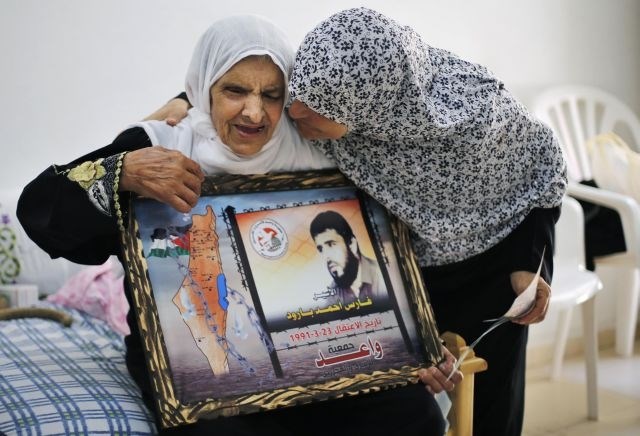Palestinka, ki bo morda videla sina, ki je 22 let v izraelskem zaporu. 