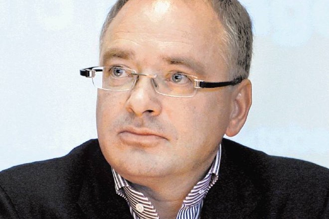 Dr. Dejan Verčič 