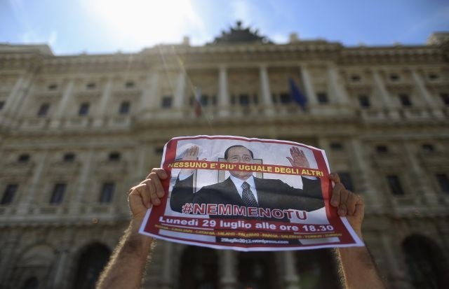 Berlusconi pravnomočno obsojen na zaporno kazen