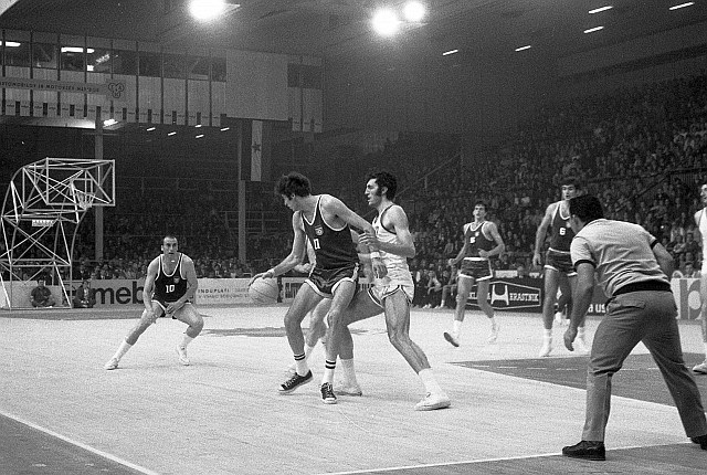 Košarkarji jugoslovanske reprezentance, ki so leta 1970 na svetovnem prvenstvu v Ljubljani osvojili zlato medaljo, se bodo...