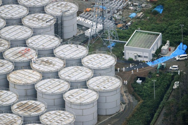 Nevarnost zaradi izpusta radioaktivne vode, ki izteka iz nuklearne elektrarne v Fukušimi, so iz opozorilne stopnje ena na...