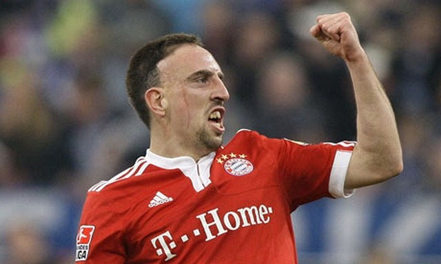 Franck Ribery je lani z Bayernom osvojil nemško prvenstvo in pokal ter zmagal v ligi prvakov. (foto: Reuters) 