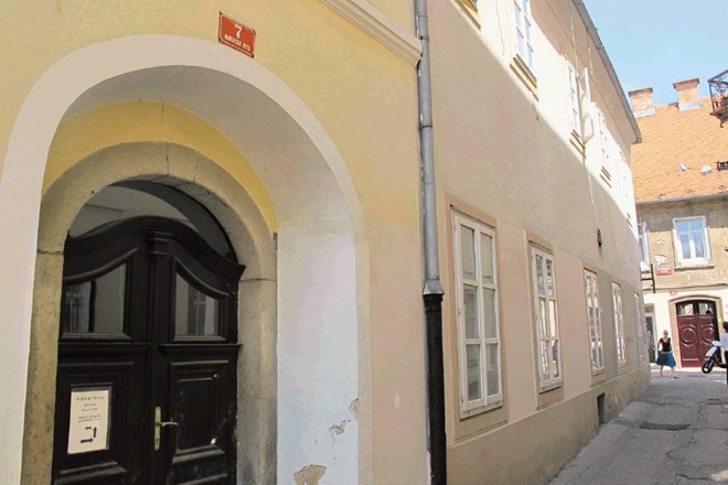 Zasežena stanovanja Nadškofije Maribor v Barvarski ulici v Mariboru 