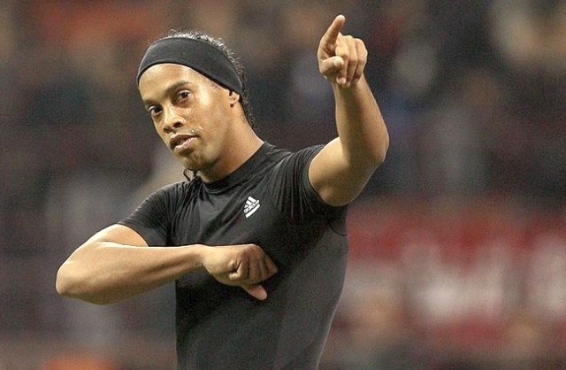 Ronaldinho je tokrat dvakrat zadel s prostega strela. (foto: ReuterS) 