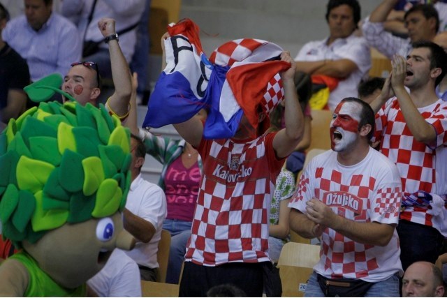 Po visokem porazu proti Španiji so hrvaški košarkarji tokrat le razveselili svoje navijače v Celju. (Foto: Luka Cjuha) 