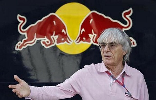 Z dokumentom, ki ga morajo podpisati še moštva, je zadovoljen tudi šef F1 Bernie Ecclestone. (Foto: Reuters) 