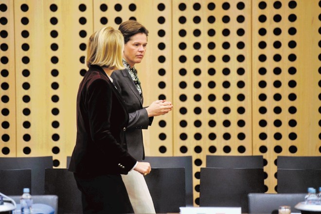 Alenka Bratušek do kongresa pred naslednjimi državnozborskimi volitvami ostaja predsedujoča Pozitivni Sloveniji. 