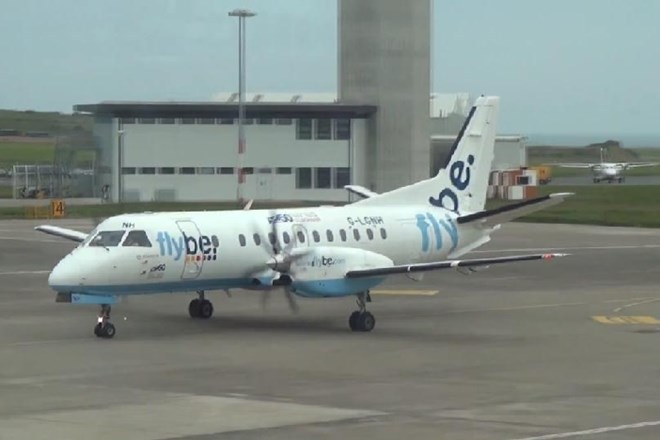 Letalo Saab 340, podobno tistemu, ki je danes zasilno pristalo na ljubljanskem letališču. (Foto: Youtube) 